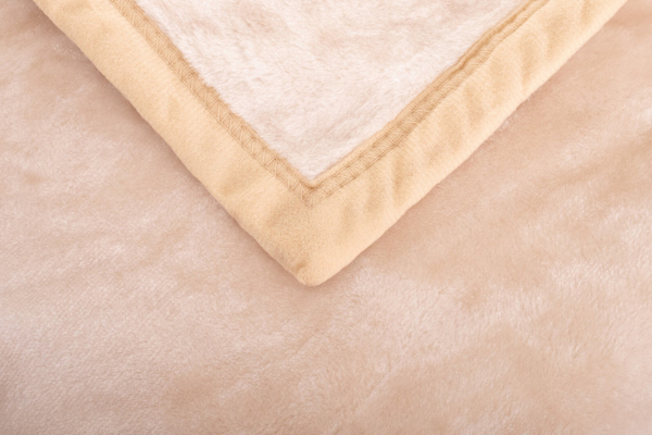 Koc 160 x 200 Akrylowy Jednolity Ciepły Yasemin 06