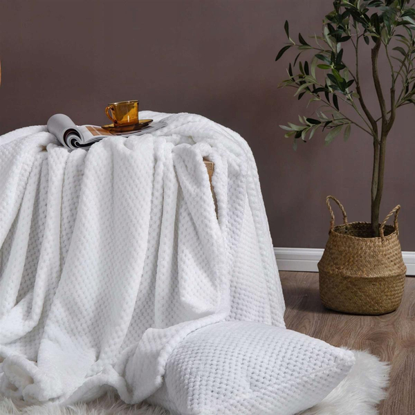 Koc 150 x 200 Mikrofibra Żakardowa Monte Biały