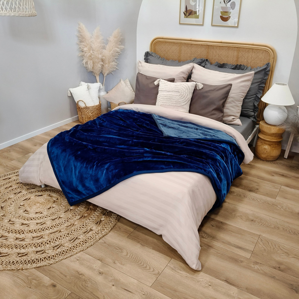 Koc 200 x 220 Akrylowy Jednolity Ciepły Yasemin 09